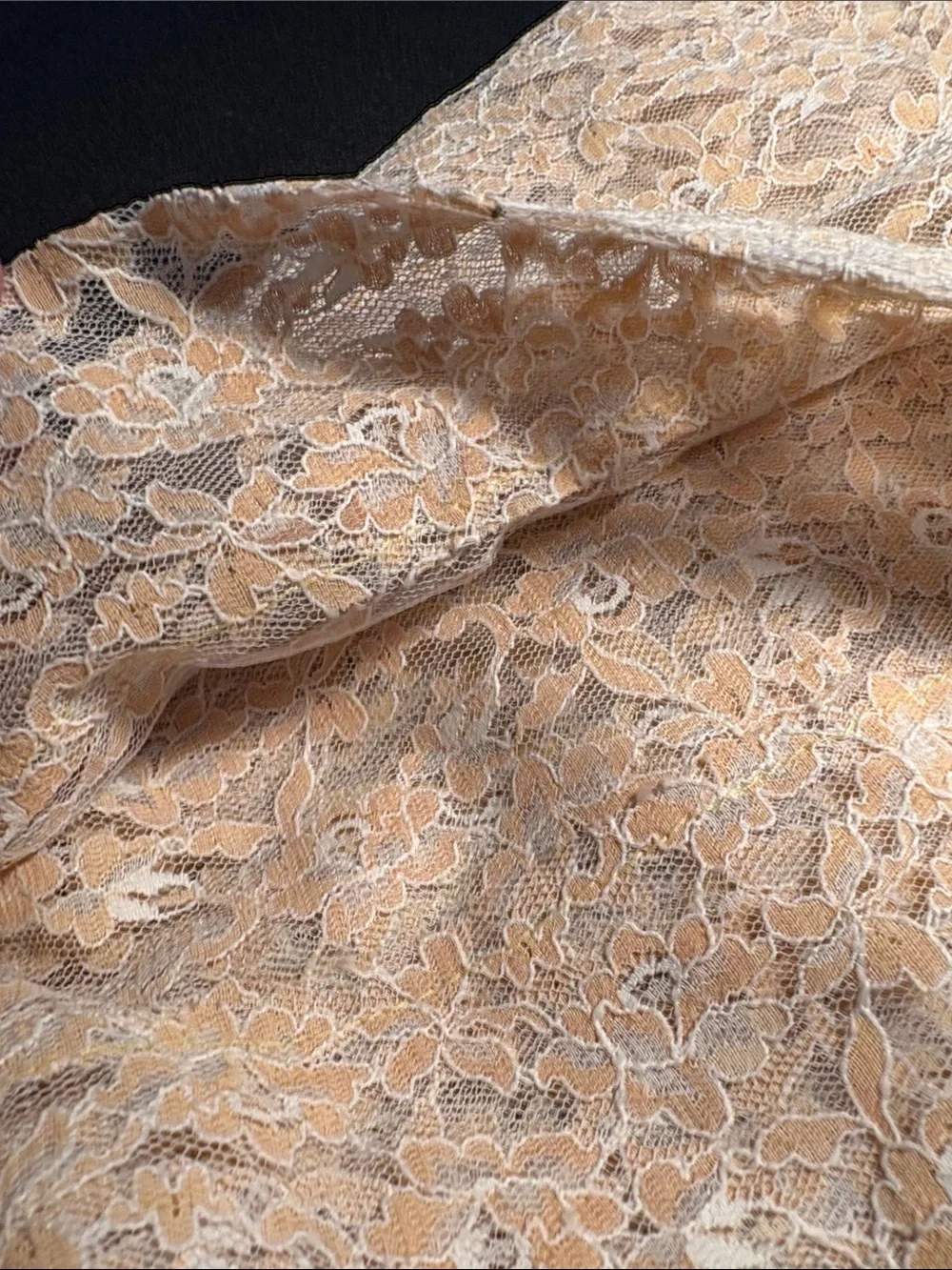 Vintage 2 pieces Yellow fades to beige Floral Lace curtain Panel 32 x 90 RR